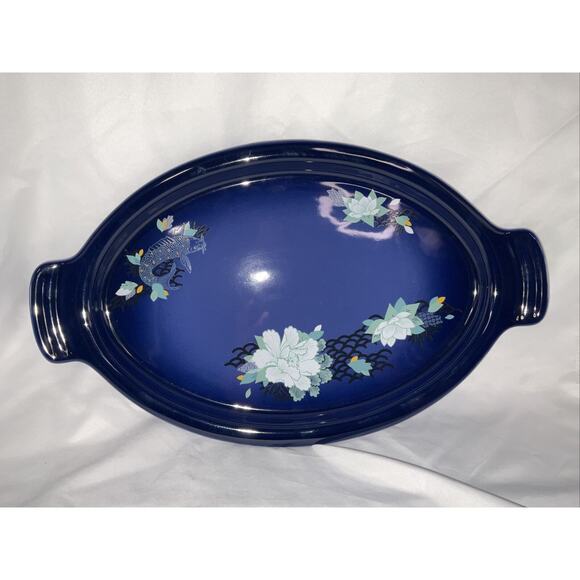 NEW LE CREUSET COBALT BLUE LOTUS OVAL CASSEROLE W/ PLATTER STONEWARE 16" - Picture 11 of 12